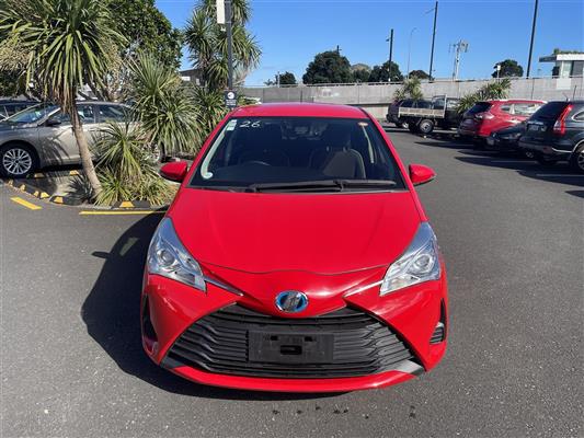2017 Toyota Vitz thumbnail