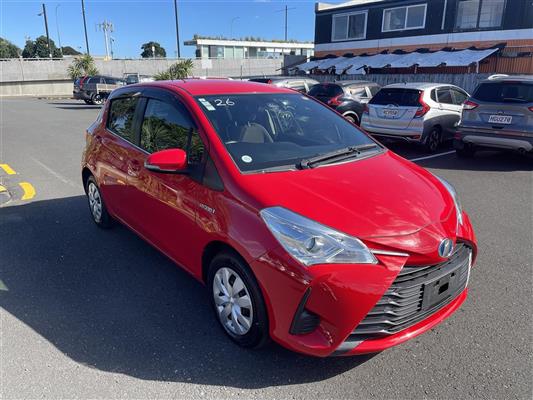 2017 Toyota Vitz thumbnail