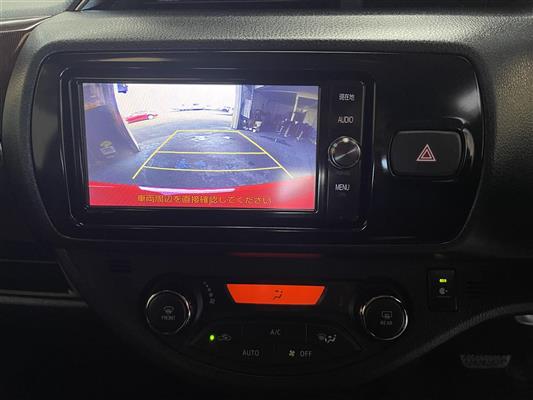2017 Toyota Vitz thumbnail
