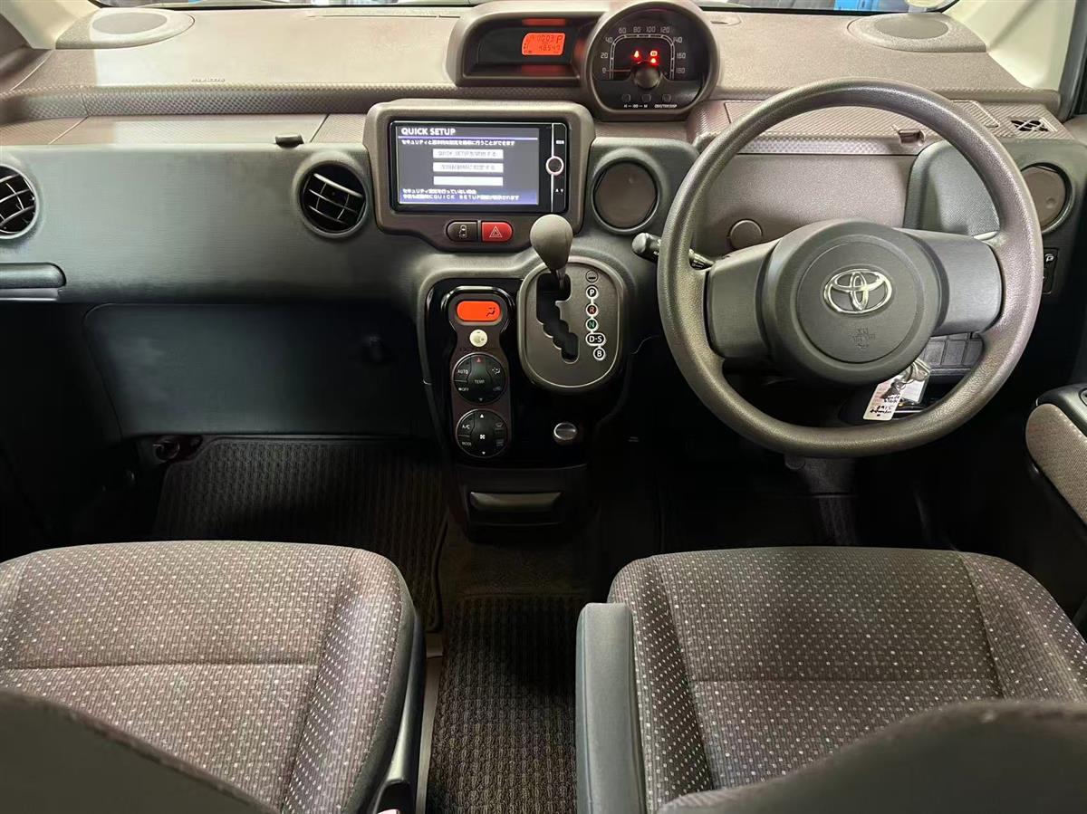 2013 Toyota Spade thumbnail