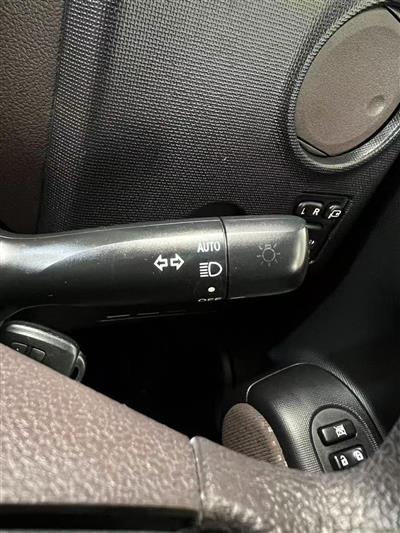 2013 Toyota Spade thumbnail