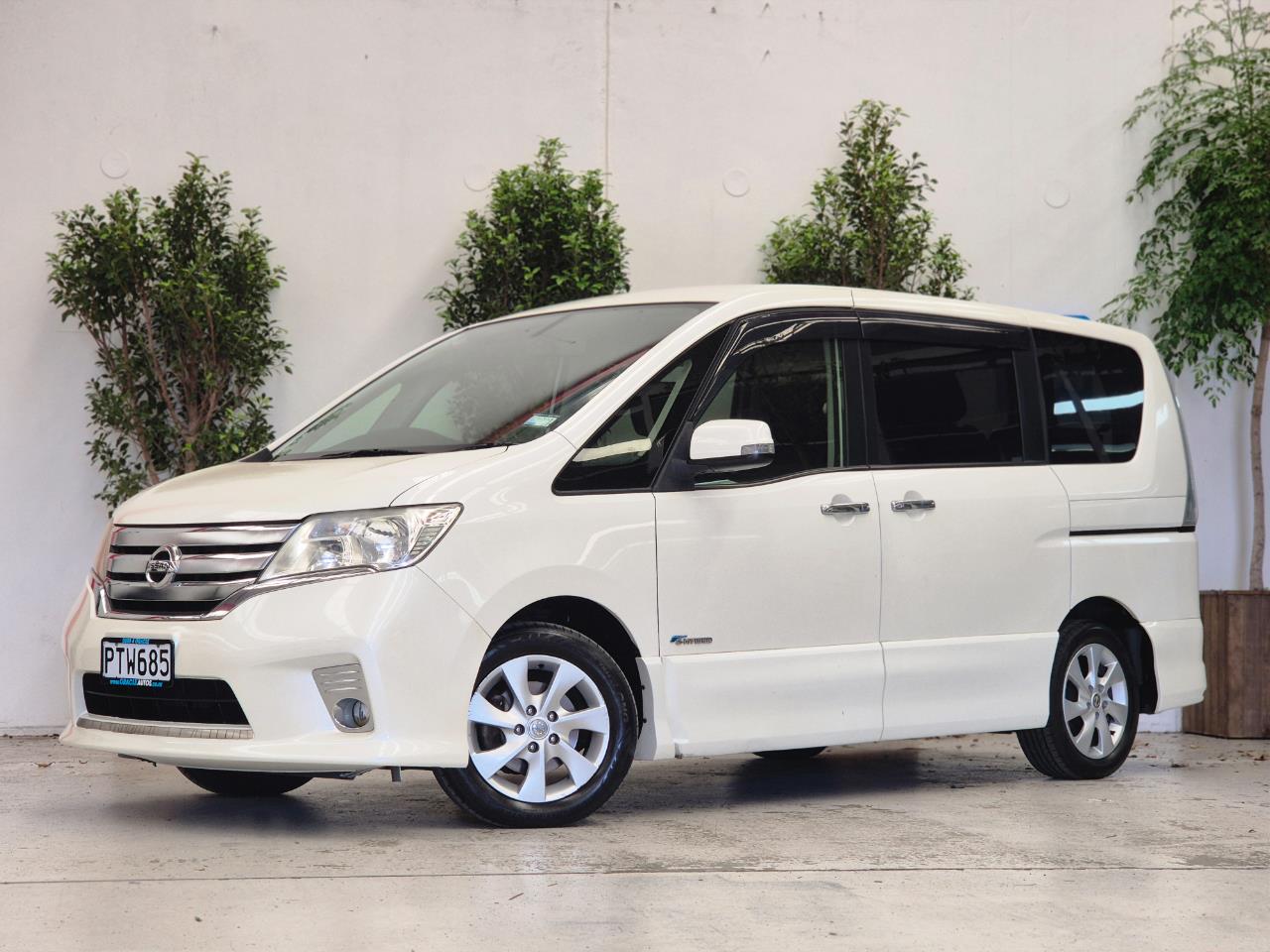 2013 Nissan Serena thumbnail