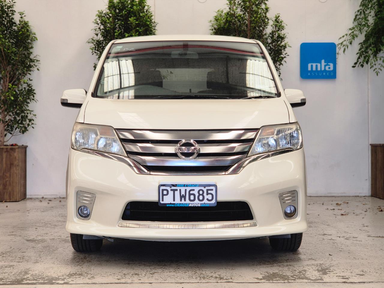 2013 Nissan Serena thumbnail