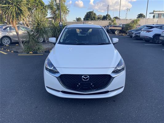 2023 Mazda 2 thumbnail