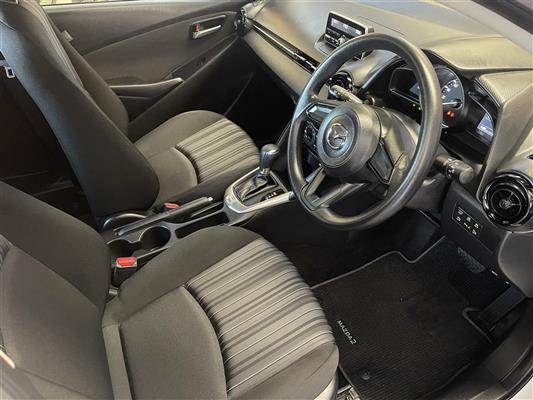 2023 Mazda 2 thumbnail
