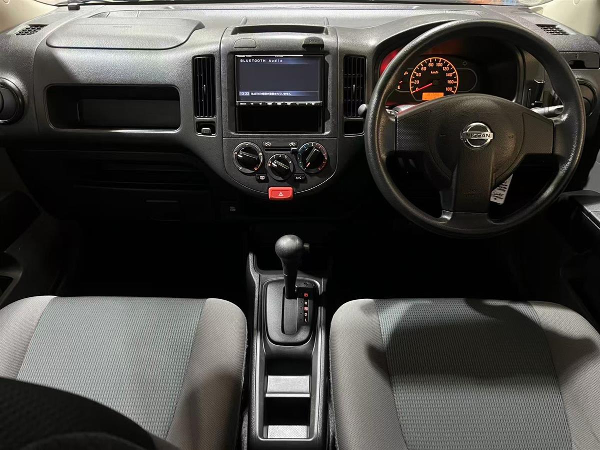 2021 Nissan AD thumbnail