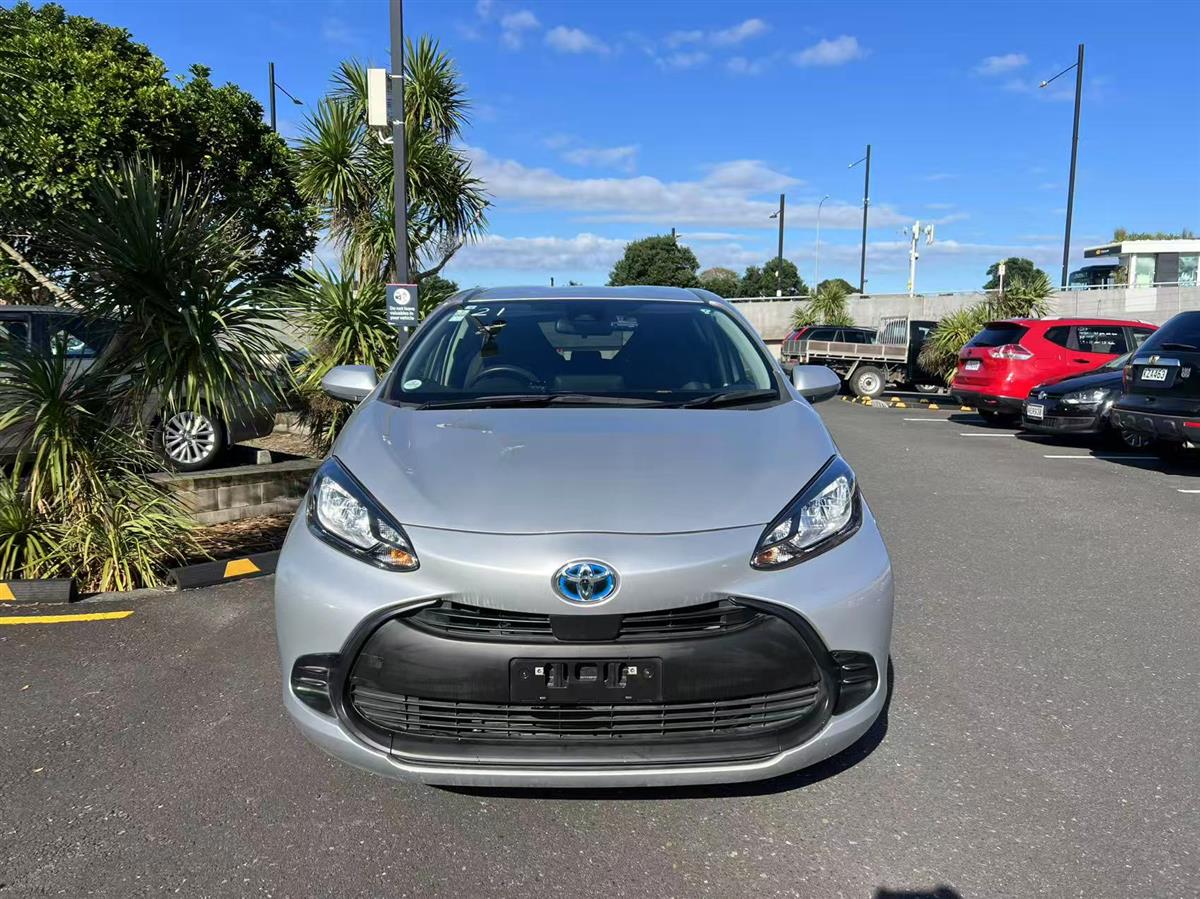 2022 Toyota Aqua thumbnail