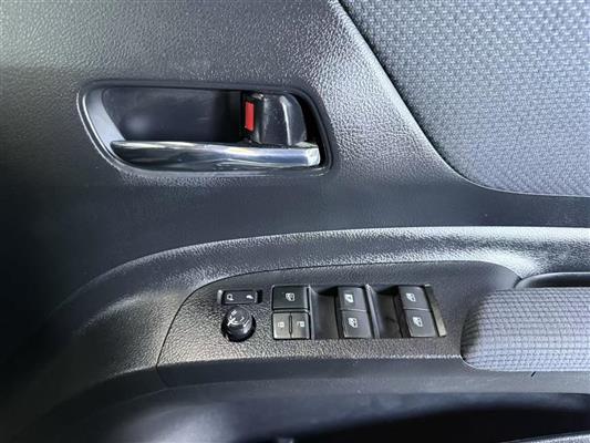 2017 Toyota Sienta thumbnail