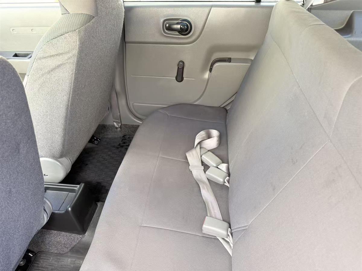 2020 Nissan AD thumbnail