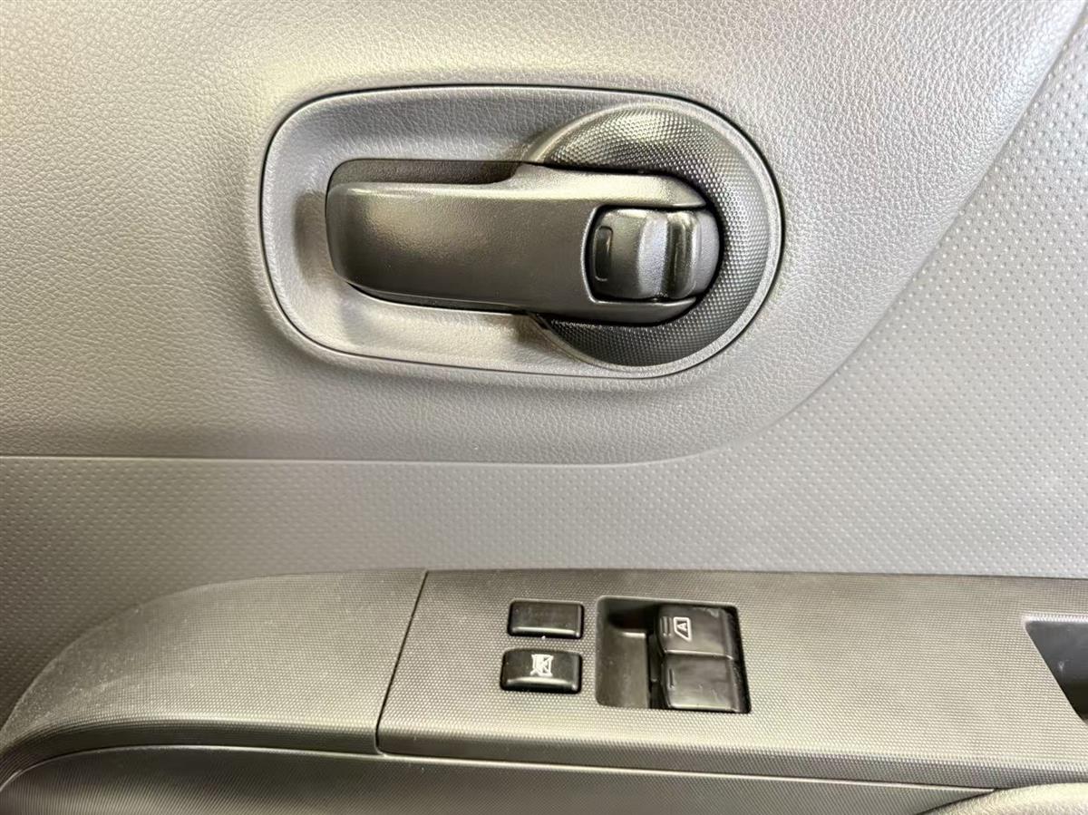 2020 Nissan AD thumbnail