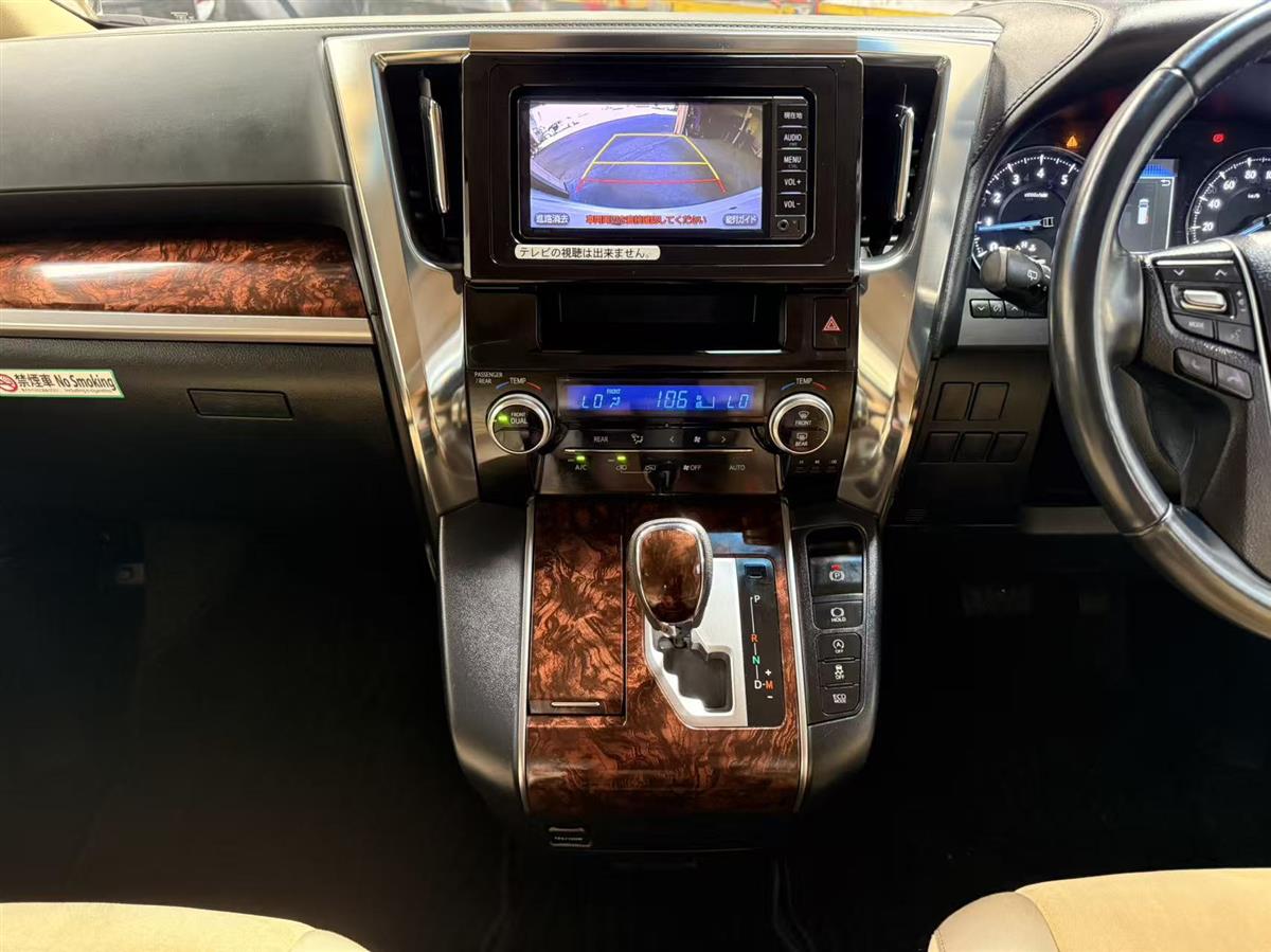 2018 Toyota Vellfire thumbnail