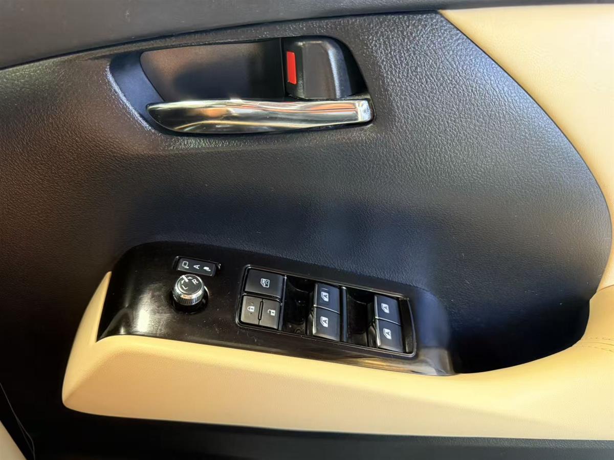 2018 Toyota Vellfire thumbnail