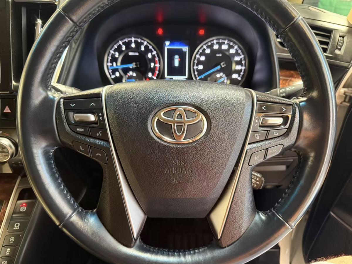 2018 Toyota Vellfire thumbnail