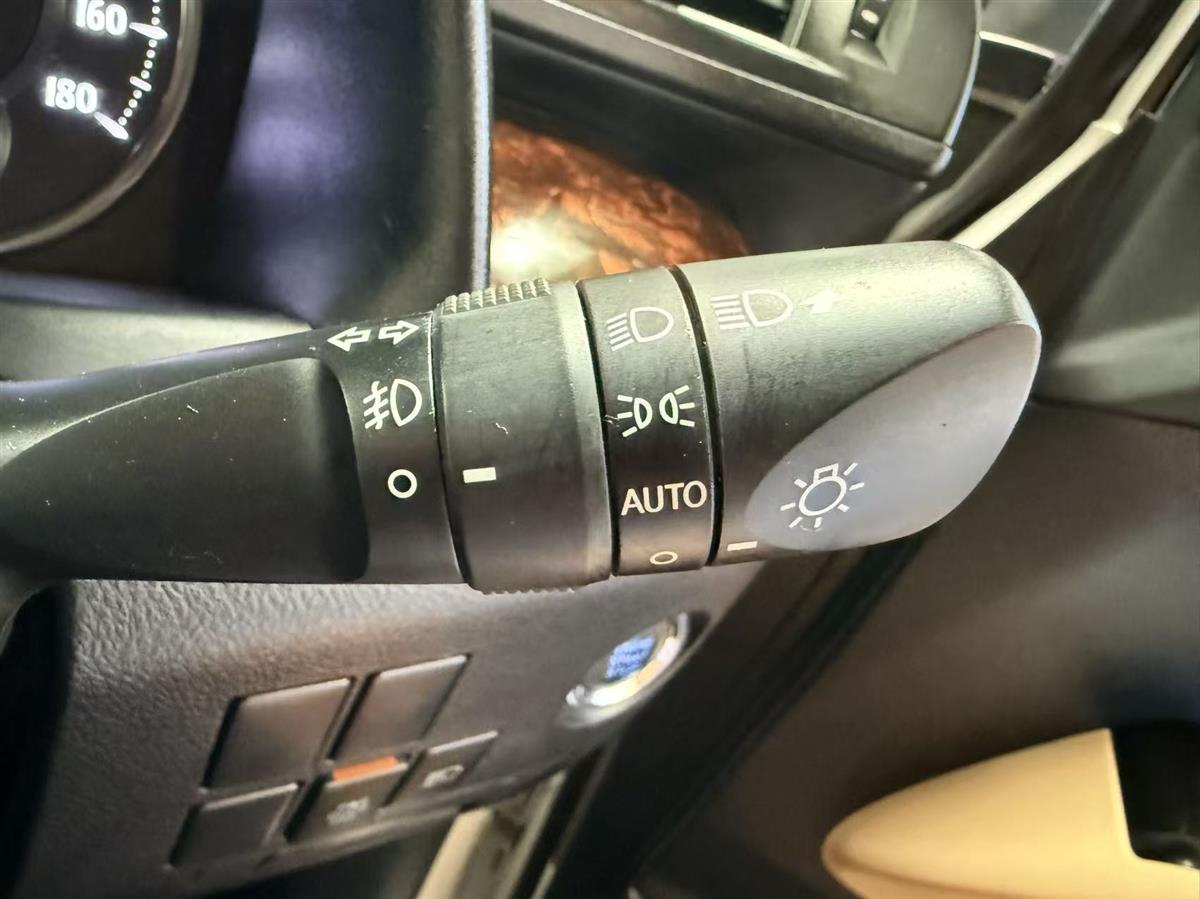 2018 Toyota Vellfire thumbnail
