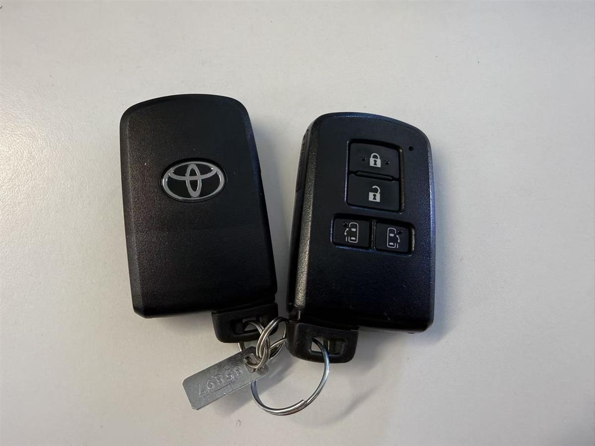 2018 Toyota Vellfire thumbnail
