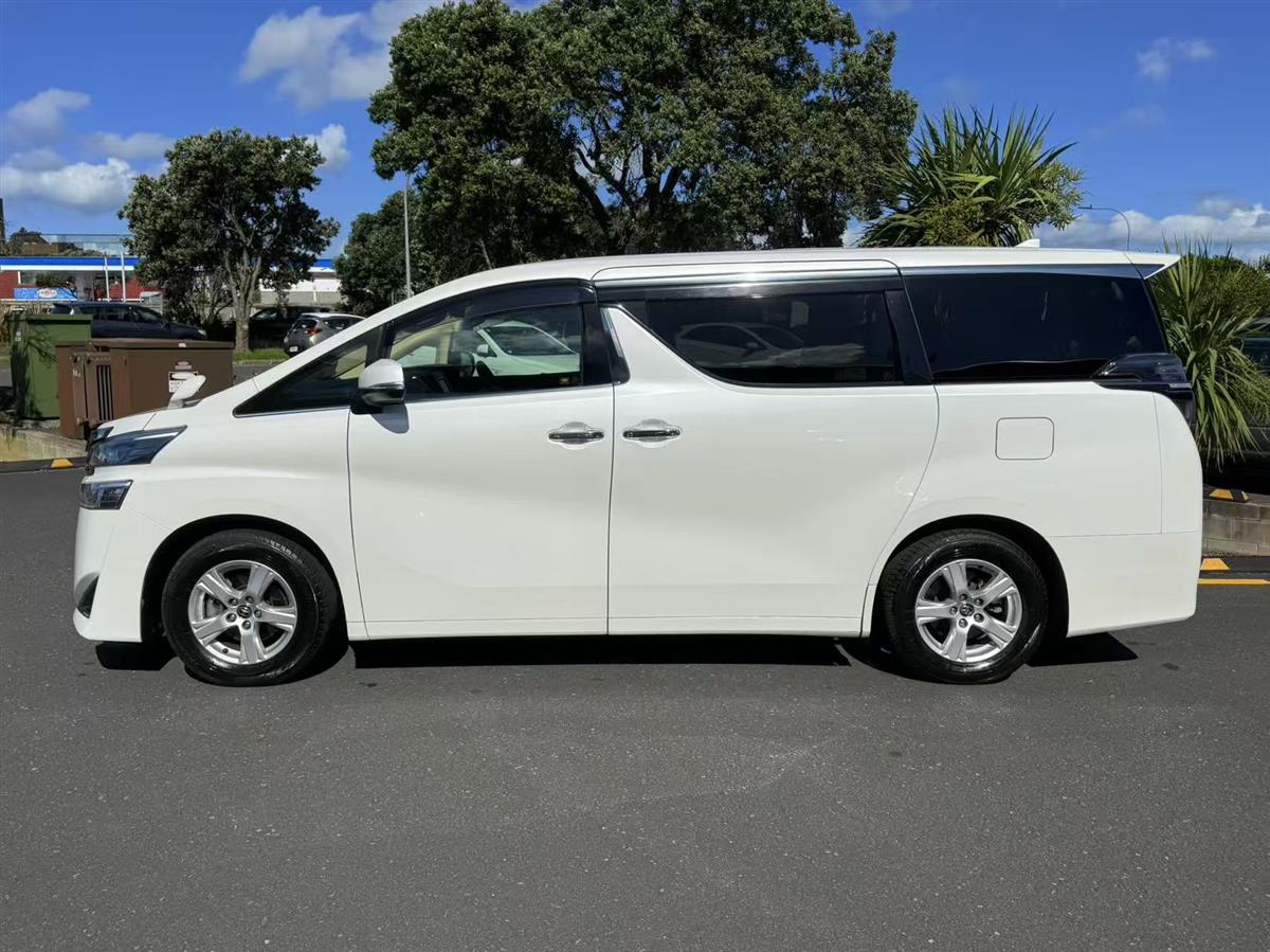 2018 Toyota Vellfire thumbnail