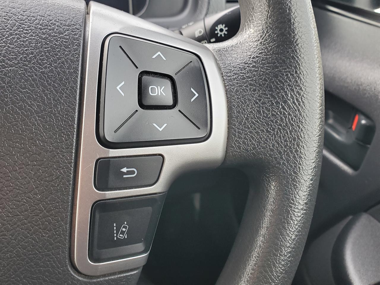 2020 Toyota Hiace thumbnail
