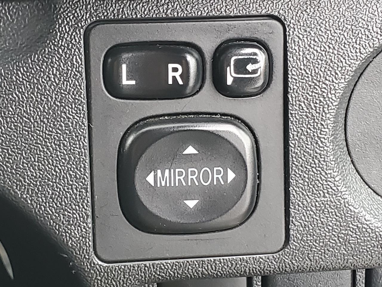 2020 Toyota Hiace thumbnail