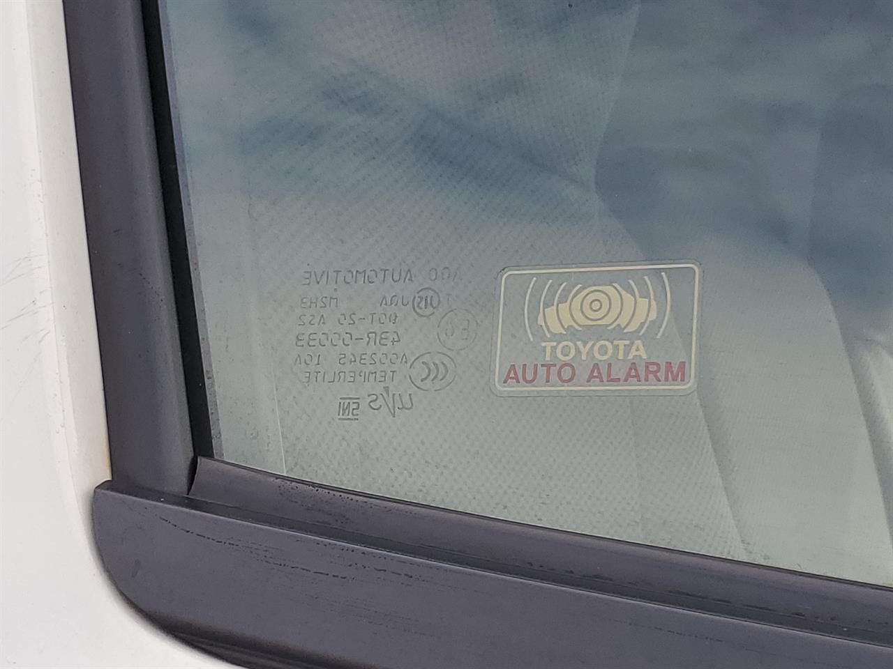 2020 Toyota Hiace thumbnail