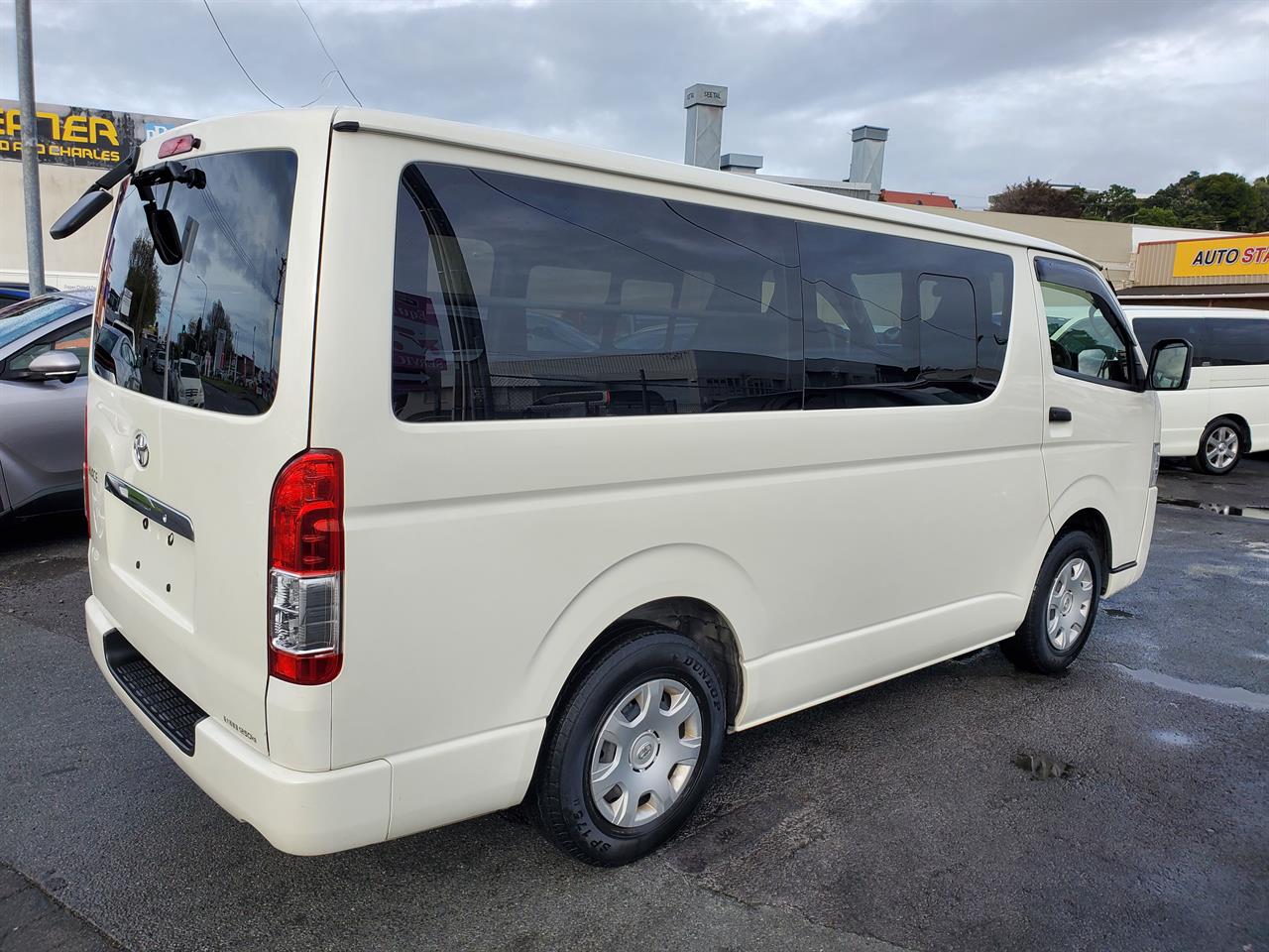 2020 Toyota Hiace thumbnail