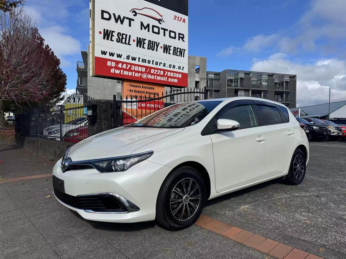 2017 Toyota Auris thumbnail