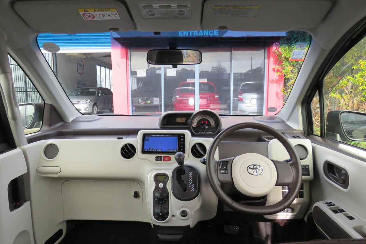 2015 Toyota SPADE thumbnail
