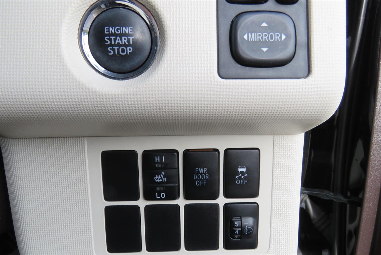 2015 Toyota SPADE thumbnail