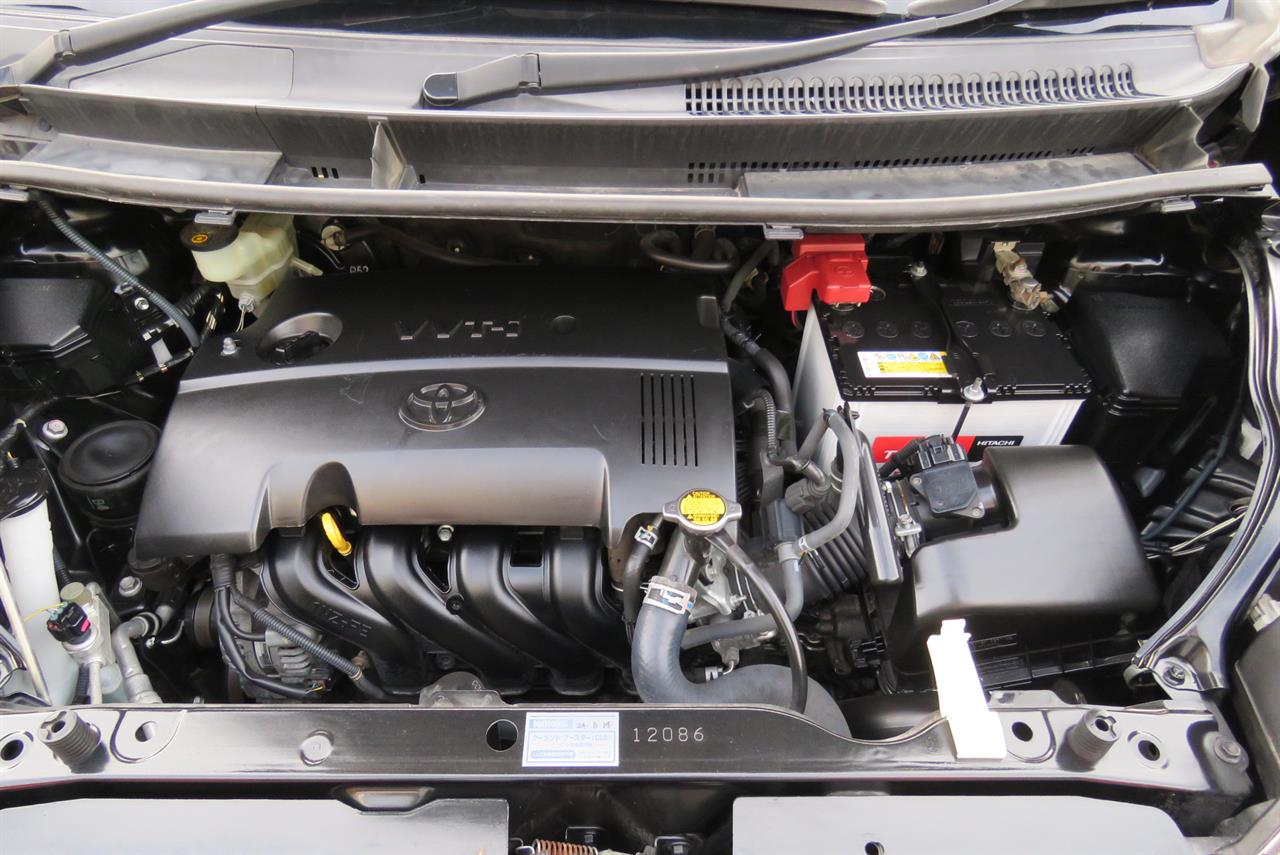 2015 Toyota SPADE thumbnail