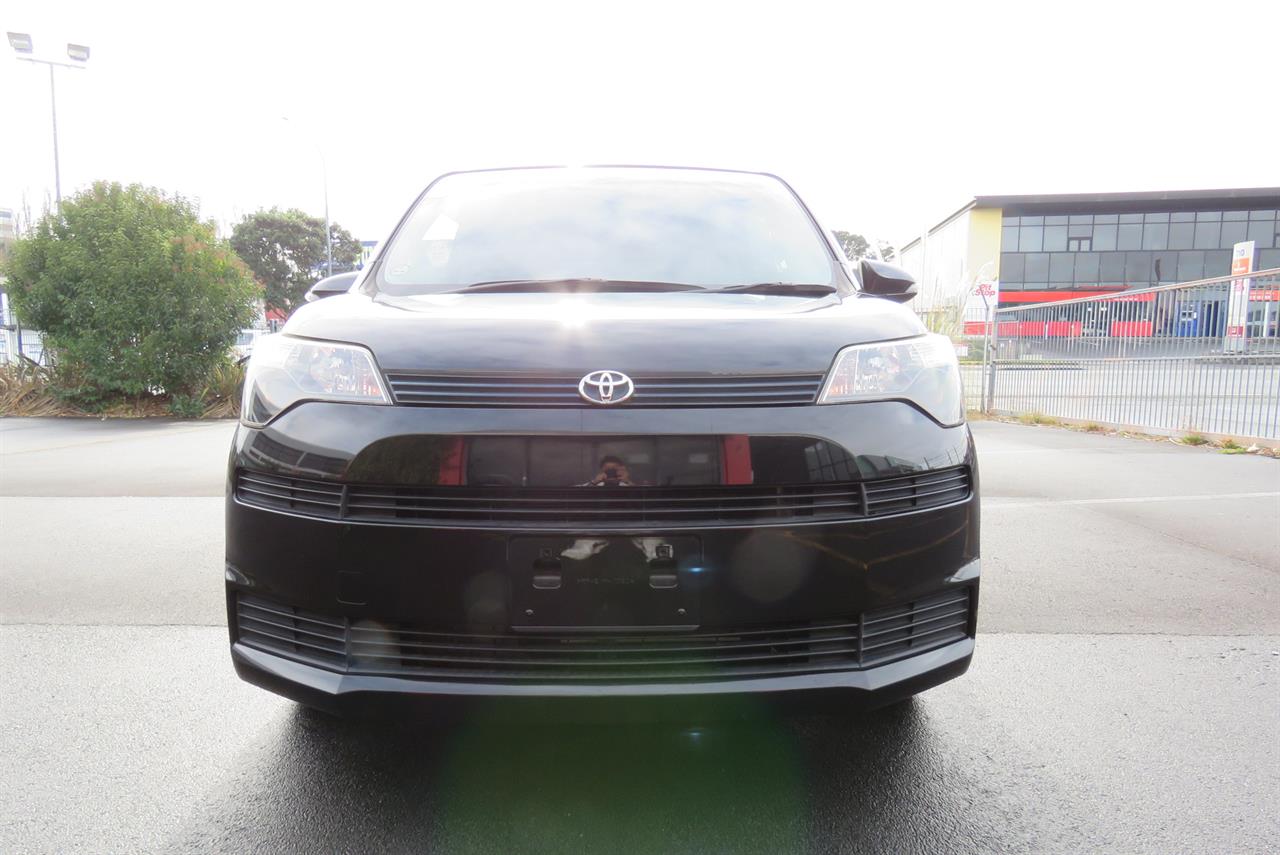 2015 Toyota SPADE thumbnail