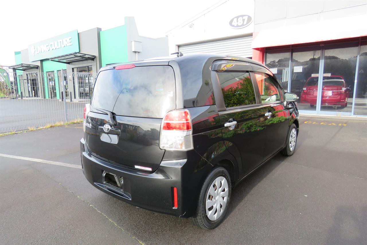 2015 Toyota SPADE thumbnail