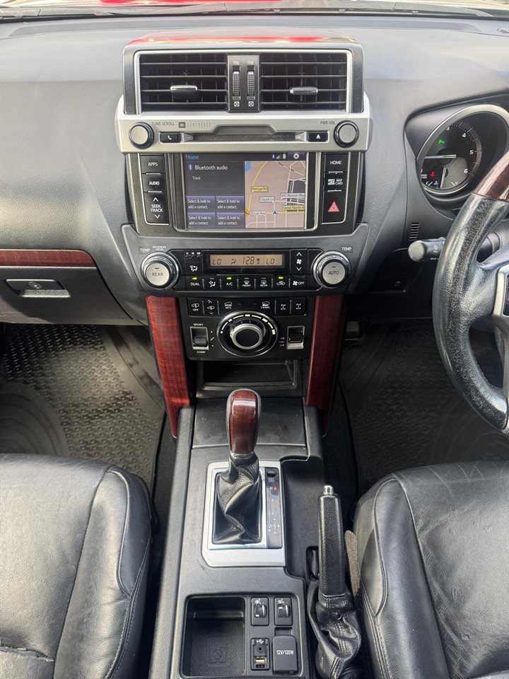 2015 Toyota Land thumbnail