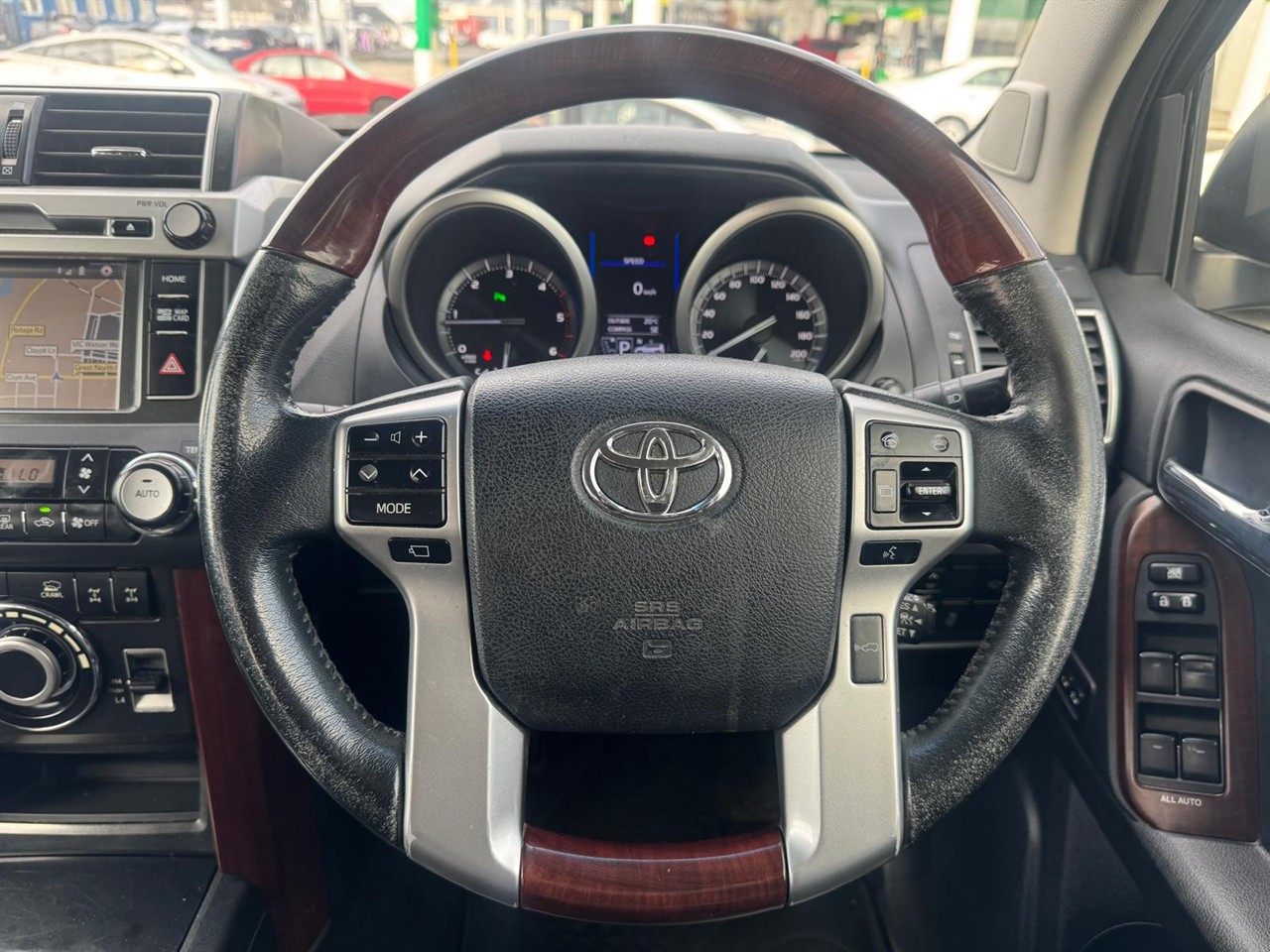 2015 Toyota Land thumbnail