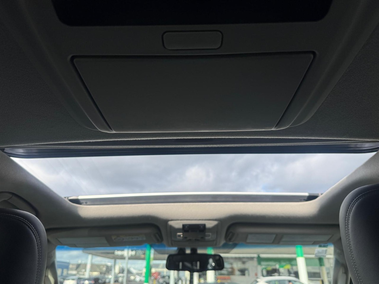 2015 Toyota Land thumbnail