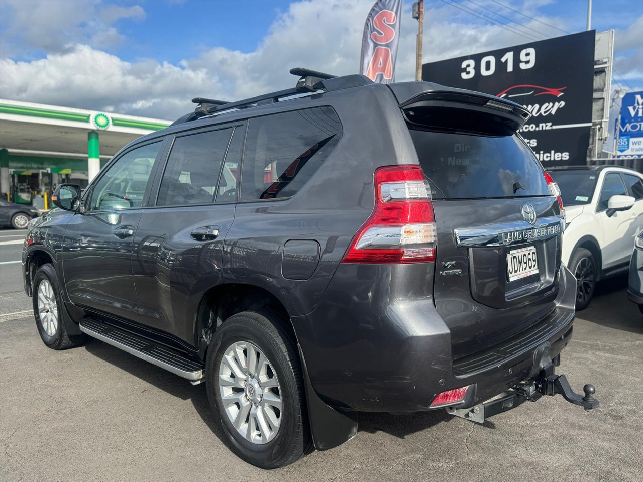 2015 Toyota Land thumbnail