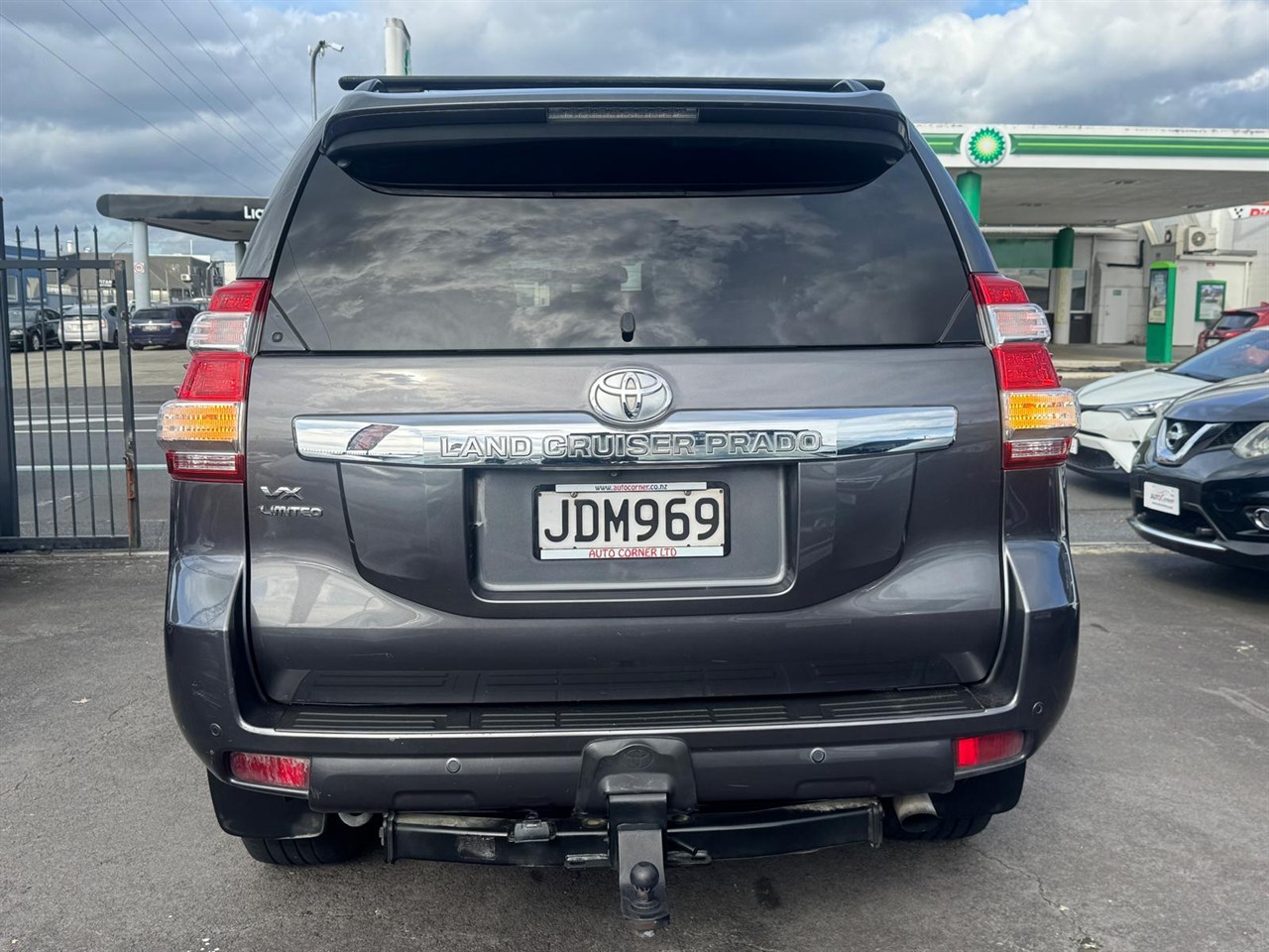 2015 Toyota Land thumbnail