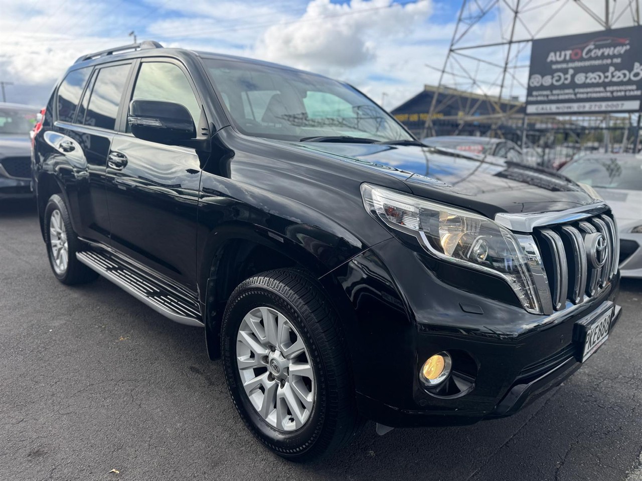 2016 Toyota Land thumbnail