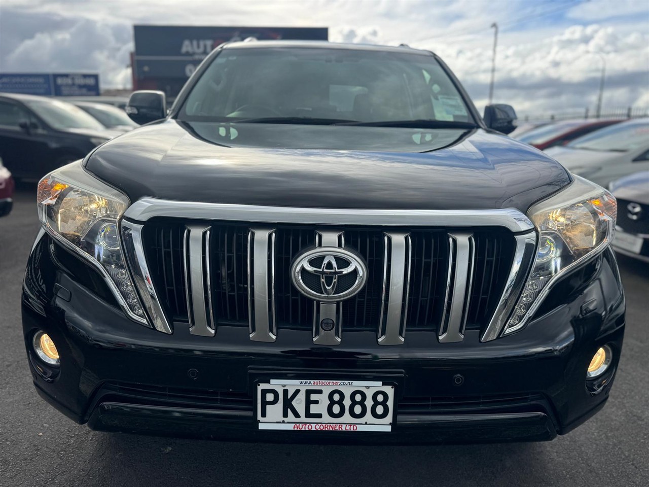 2016 Toyota Land thumbnail