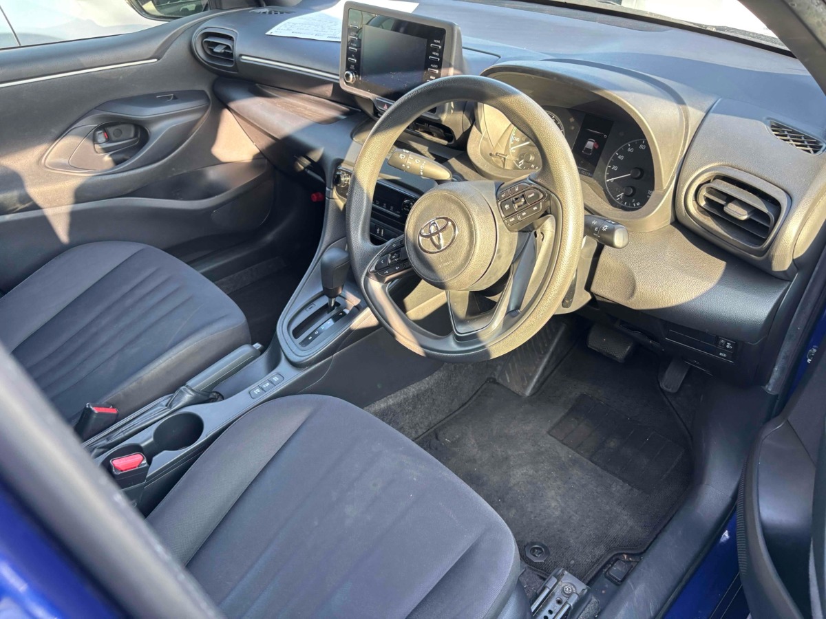 2021 Toyota Yaris thumbnail