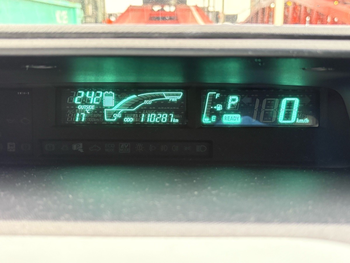 2013 Toyota Aqua thumbnail