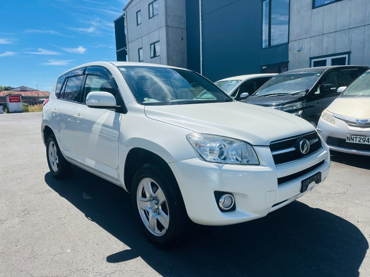 2015 Toyota RAV4 thumbnail