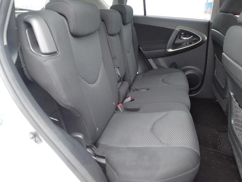 2015 Toyota RAV4 thumbnail
