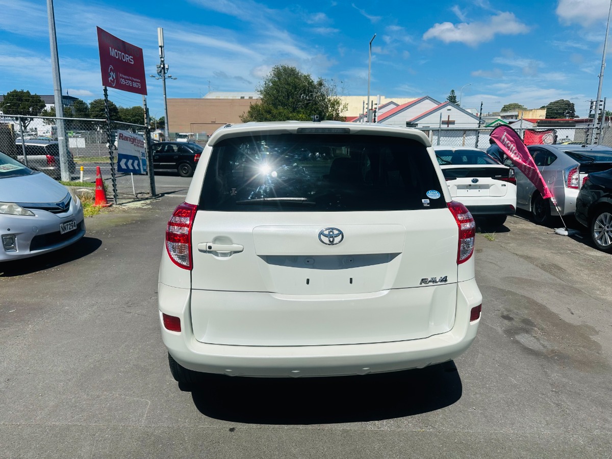 2015 Toyota RAV4 thumbnail