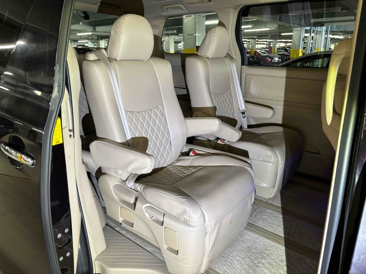 2012 Toyota Vellfire thumbnail