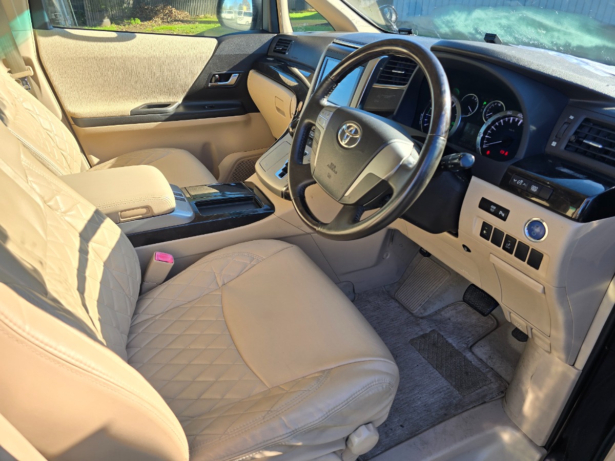 2012 Toyota Vellfire thumbnail