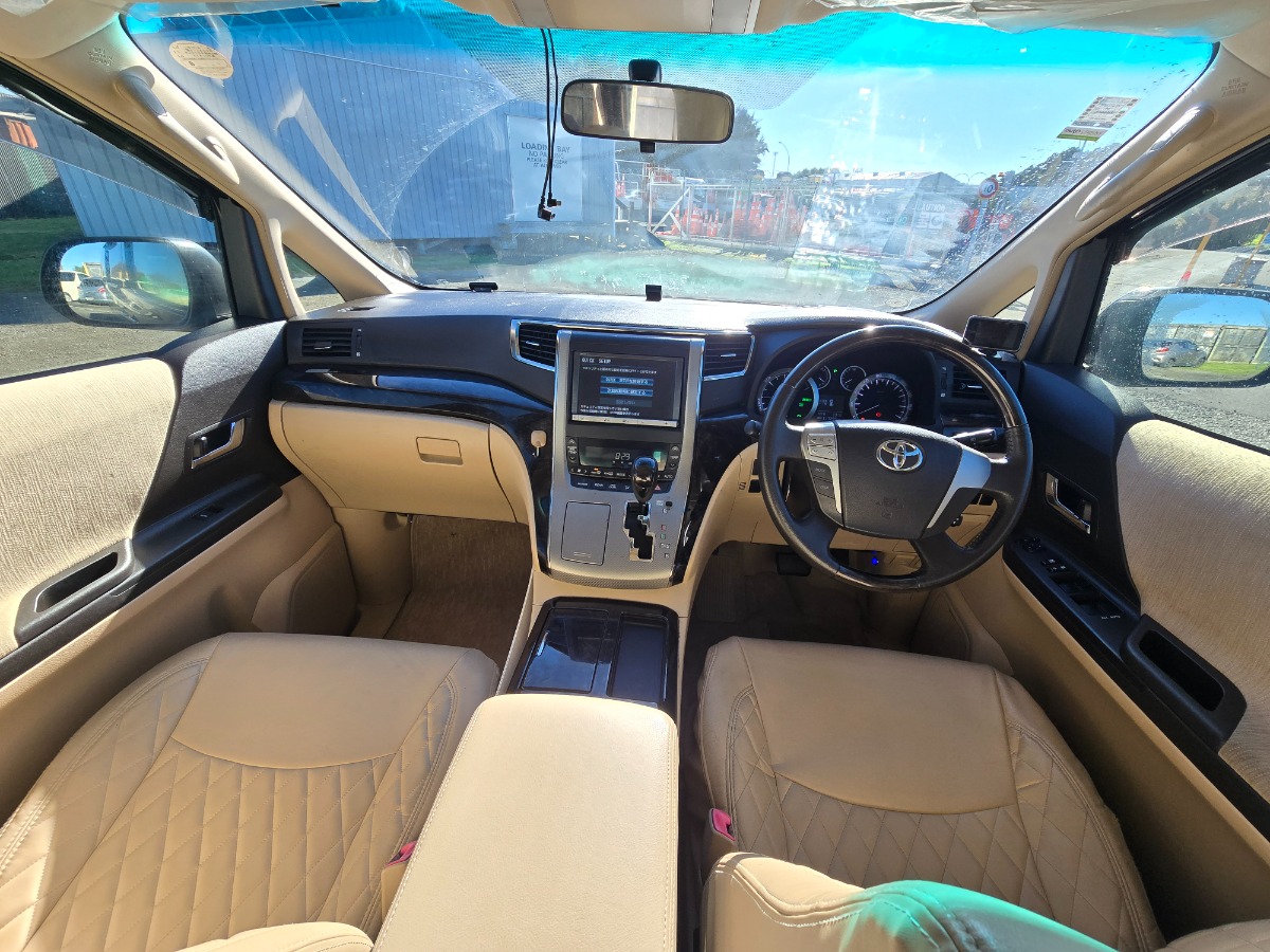 2012 Toyota Vellfire thumbnail