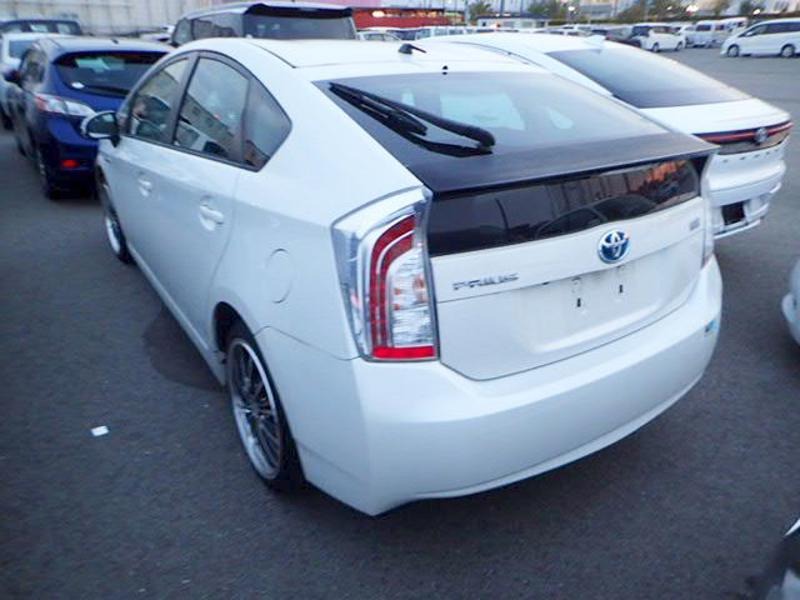 2012 Toyota Prius thumbnail