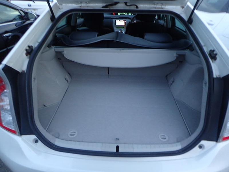 2012 Toyota Prius thumbnail