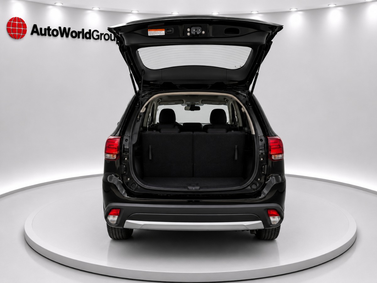 2016 Mitsubishi Outlander thumbnail