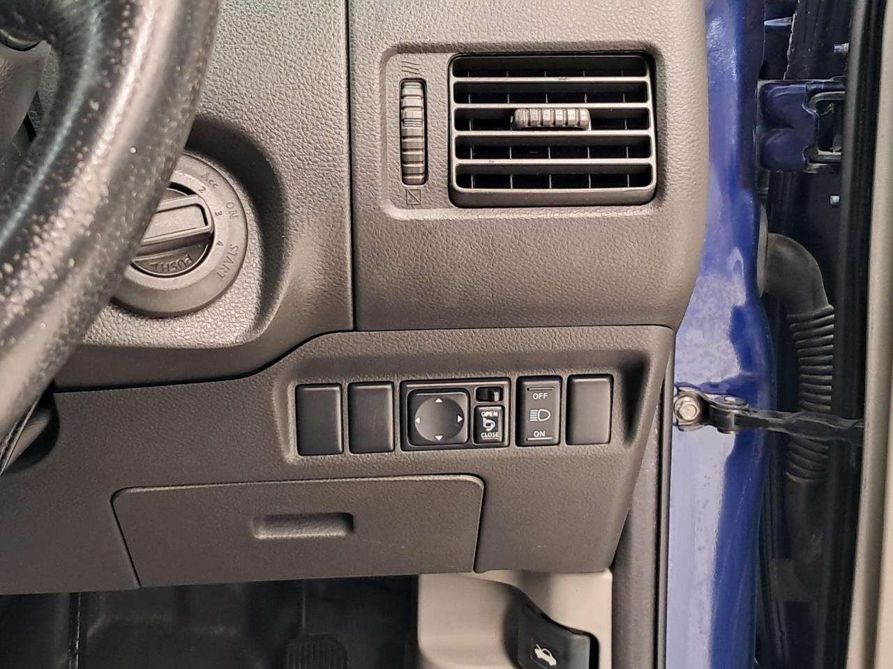 2006 Nissan X-Trail thumbnail