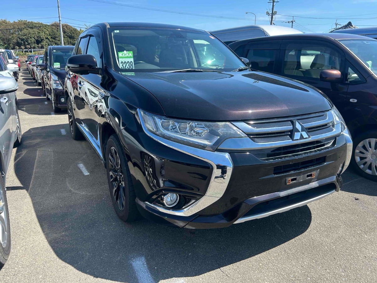 2015 Mitsubishi Outlander thumbnail